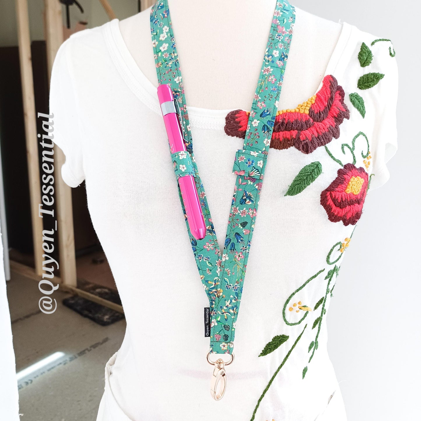 Liberty Floral Pen Loop Lanyard | Tana Lawn Cotton ID Badge Holder | Glasses & Pen Keychain