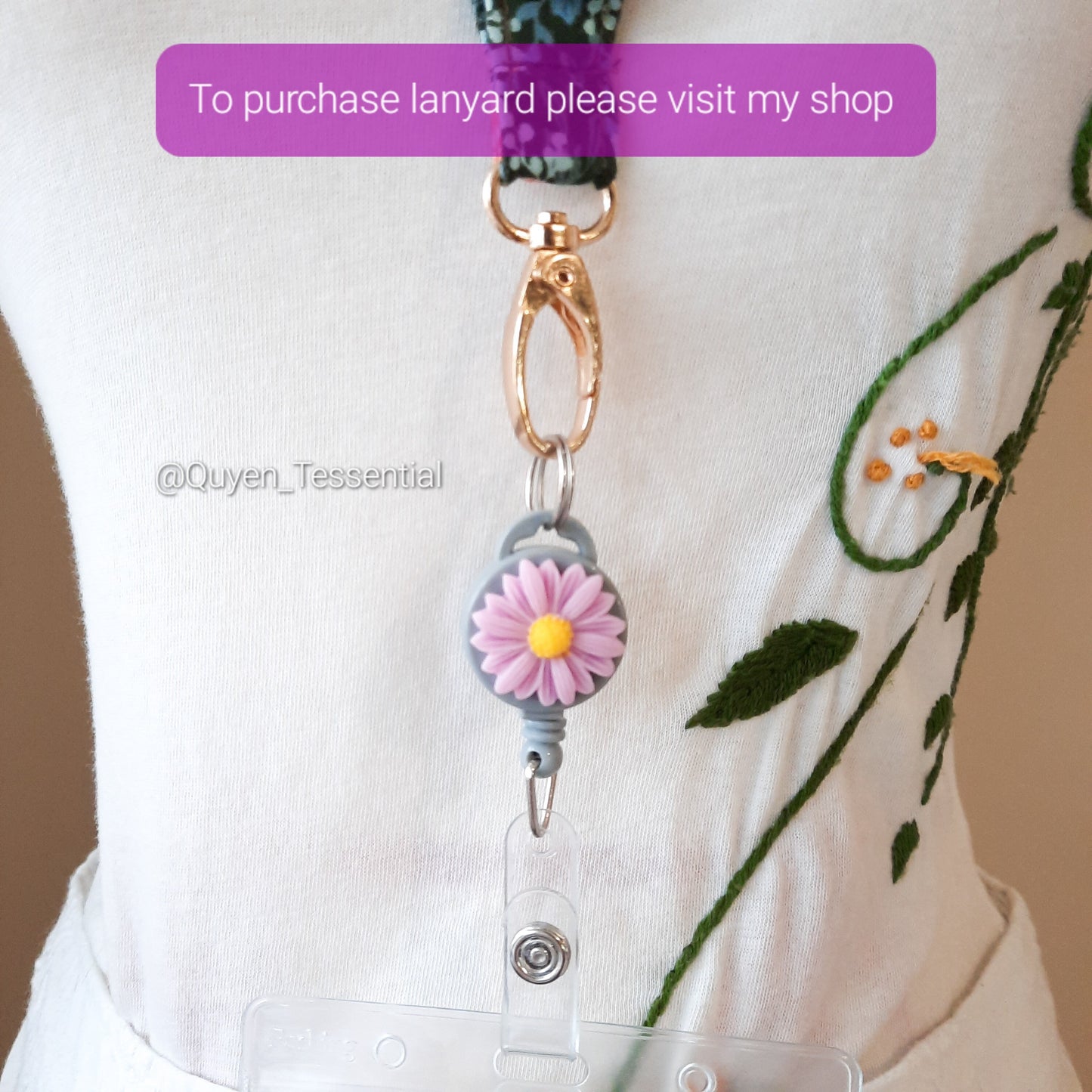Resin Daisy Badge Reel: 3D Flower Retractable Keyring