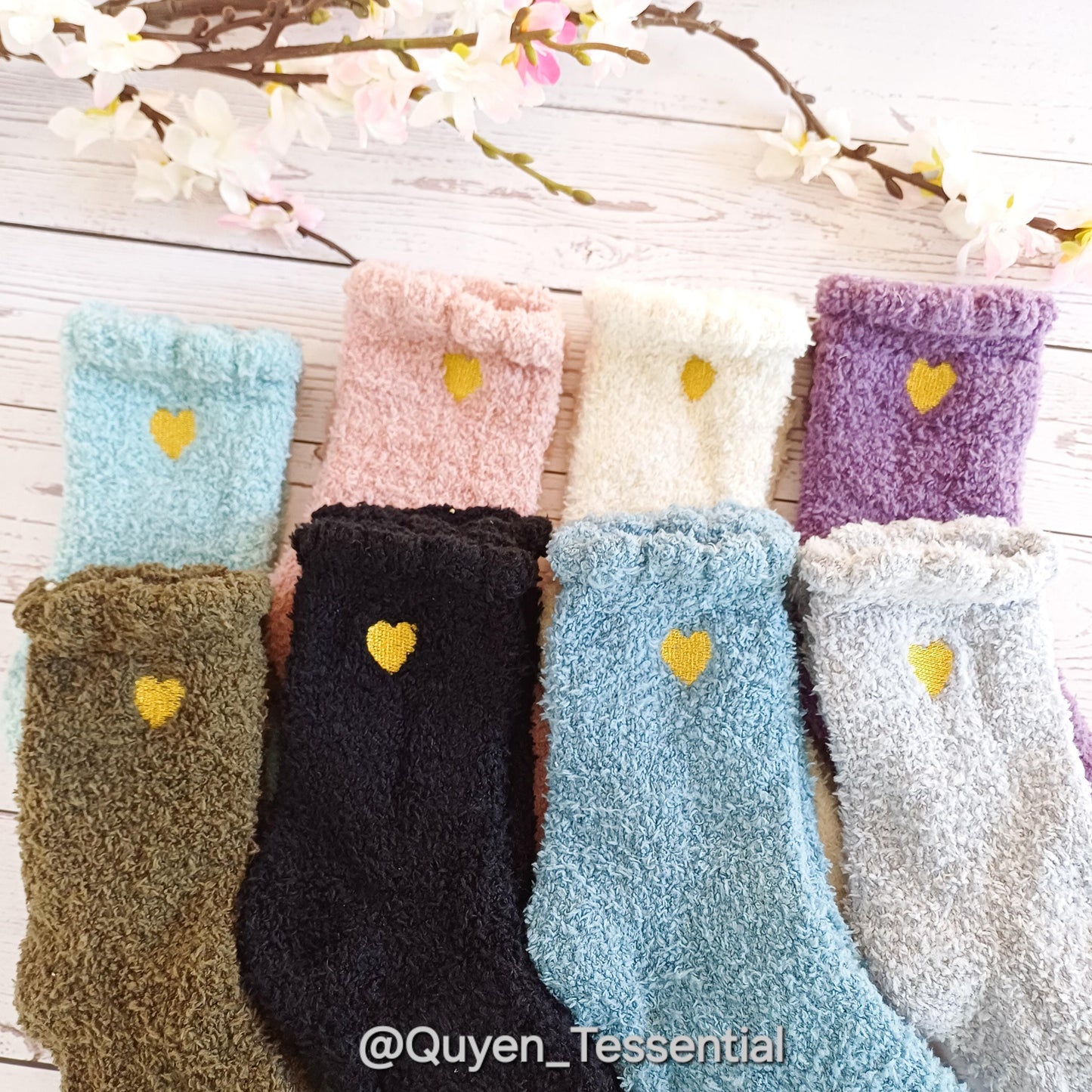 Personalized Spa Gift Box: Fluffy Socks, Face Mask & Herbal Tea