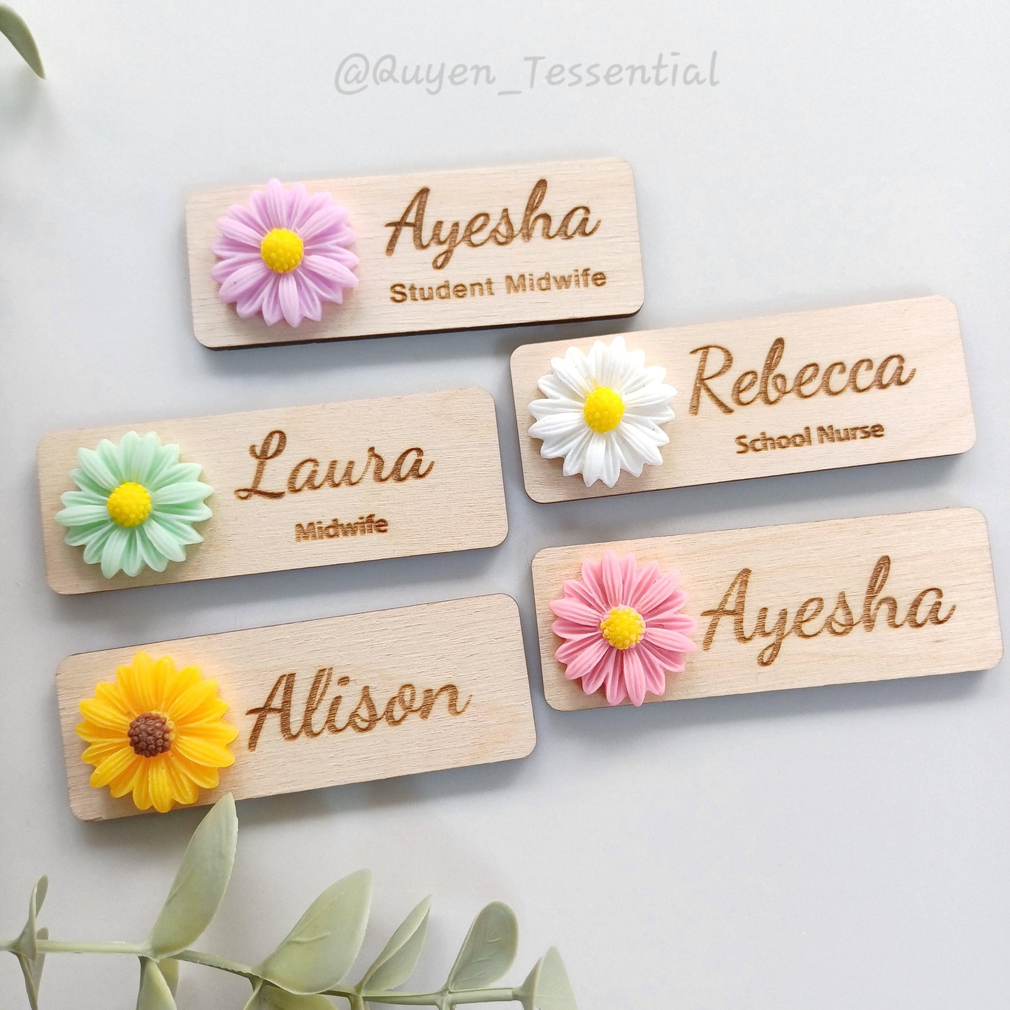 3D Daisy Wooden Name Badge: Custom Teacher, Nurse, Doctor Gift