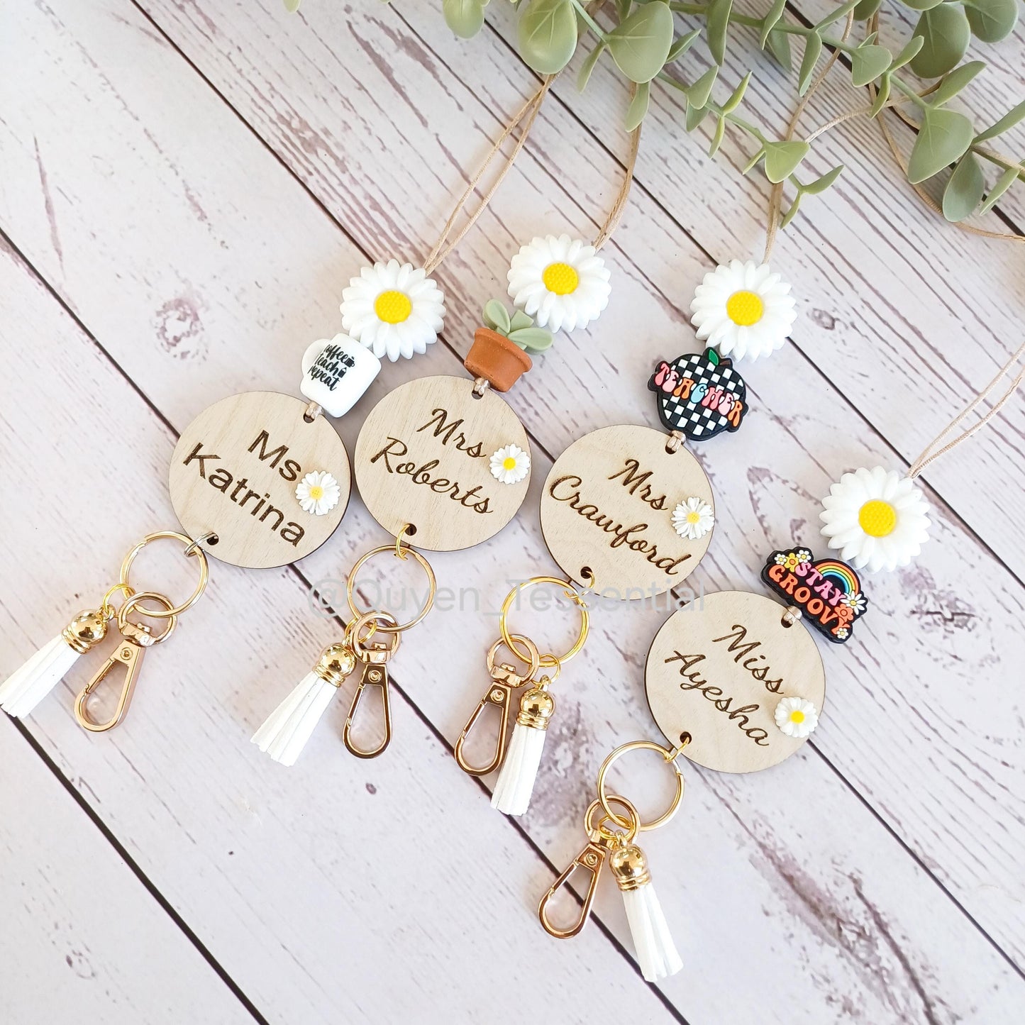 Daisy beaded lanyard with 3d engraved name tag: teacher appreciation gift