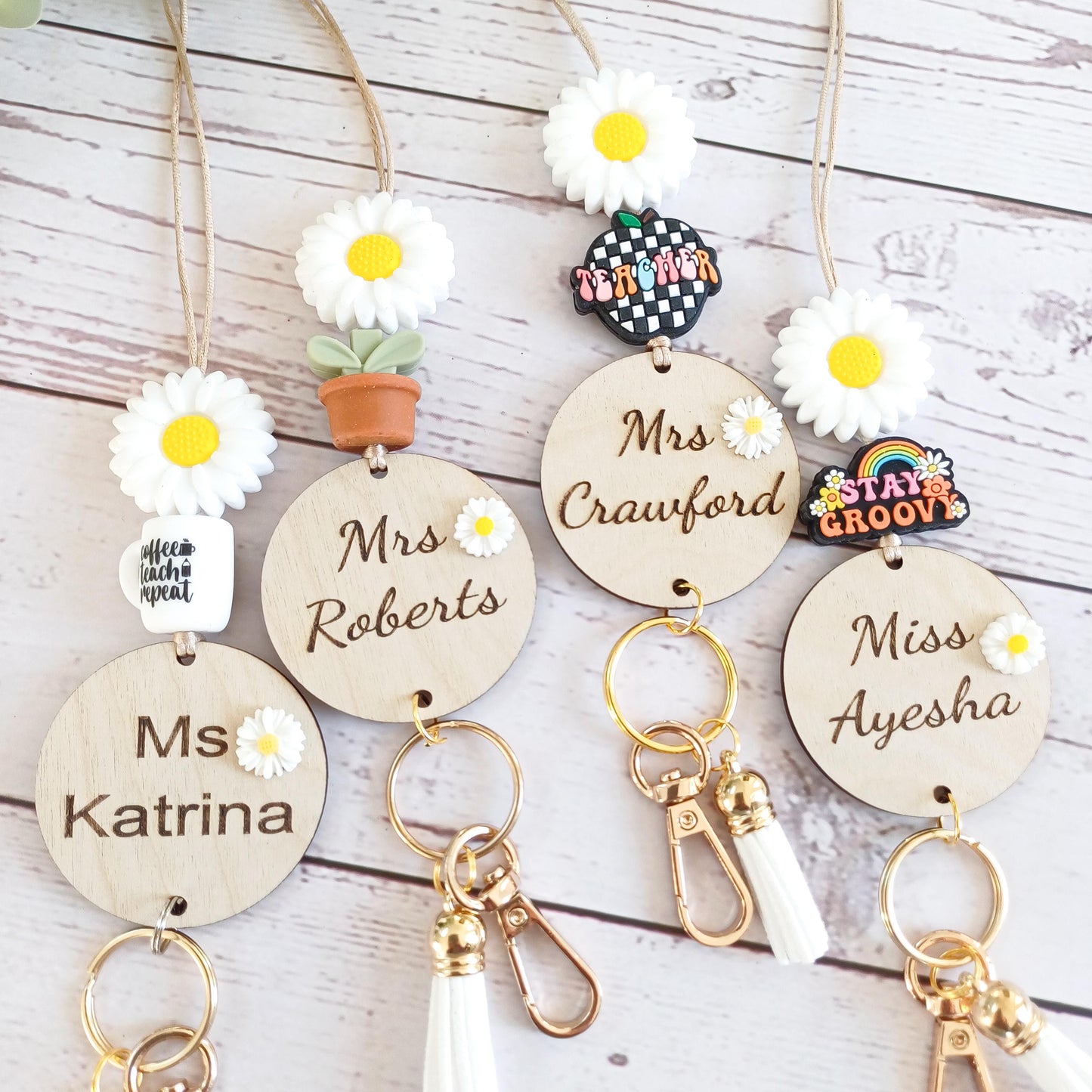 Daisy beaded lanyard with 3d engraved name tag: teacher appreciation gift
