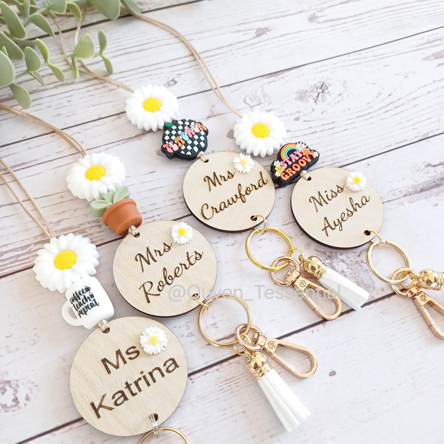 Daisy beaded lanyard with 3d engraved name tag: teacher appreciation gift