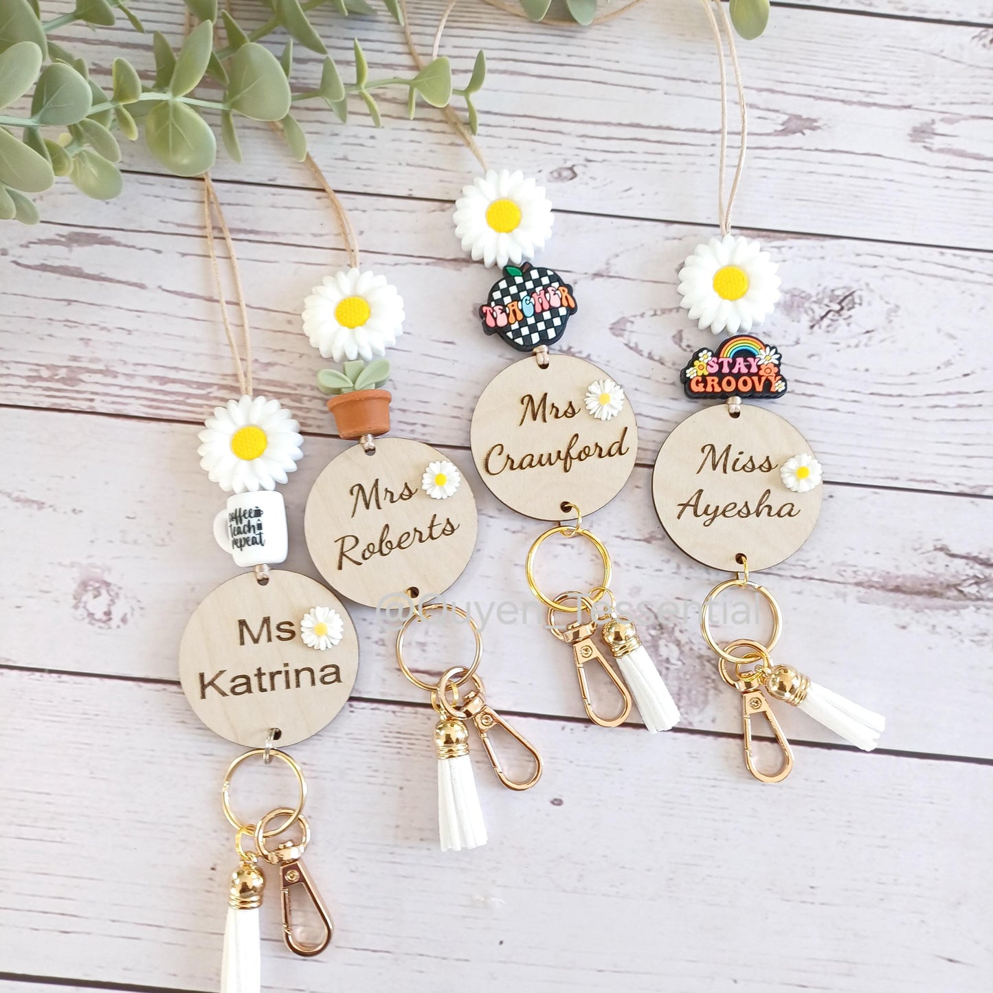 Daisy beaded lanyard with 3d engraved name tag: teacher appreciation gift