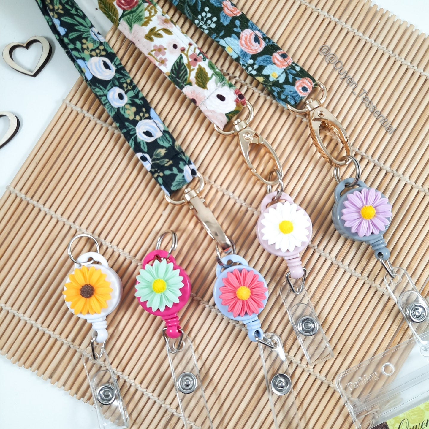 Resin Daisy Badge Reel: 3D Flower Retractable Keyring