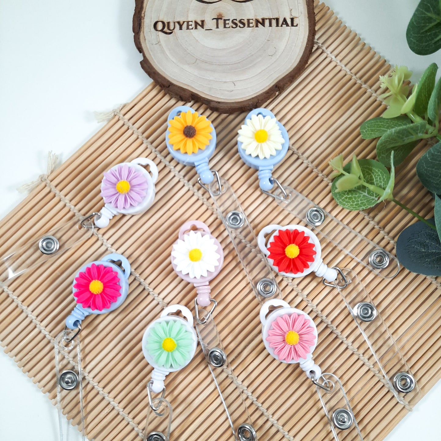 Resin Daisy Badge Reel: 3D Flower Retractable Keyring